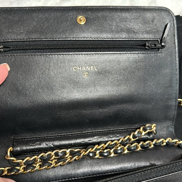 Chanel WOC - Picture 6 of 9